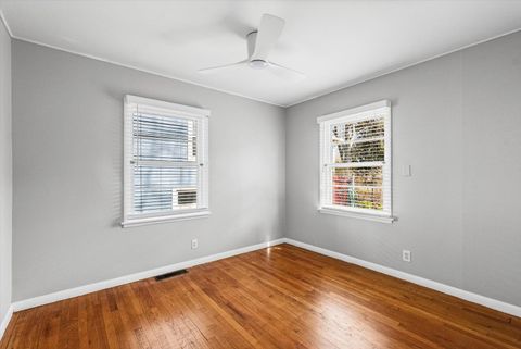 Tiny photo for 910 S Lynn Street, Urbana, IL 61801 (MLS # 12593813)