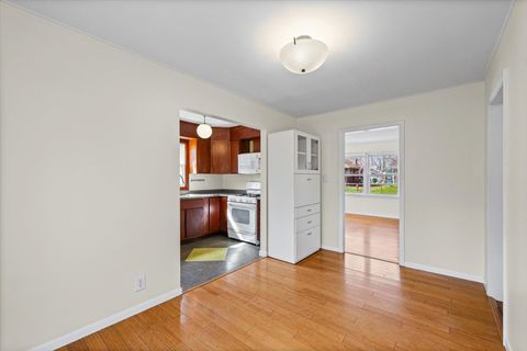 Tiny photo for 910 S Lynn Street, Urbana, IL 61801 (MLS # 12593813)