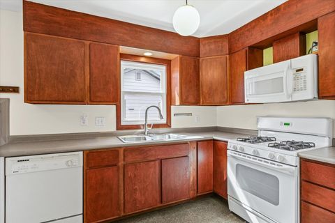 Tiny photo for 910 S Lynn Street, Urbana, IL 61801 (MLS # 12593813)