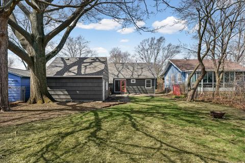 Tiny photo for 910 S Lynn Street, Urbana, IL 61801 (MLS # 12593813)