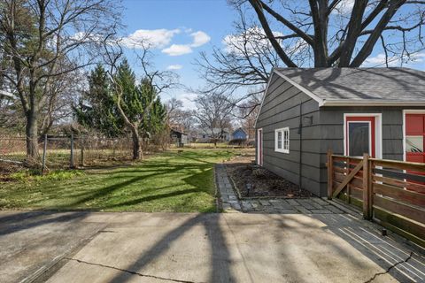Tiny photo for 910 S Lynn Street, Urbana, IL 61801 (MLS # 12593813)