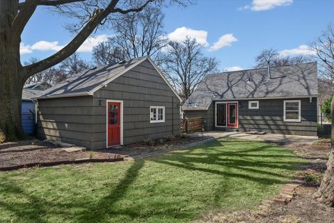 Tiny photo for 910 S Lynn Street, Urbana, IL 61801 (MLS # 12593813)