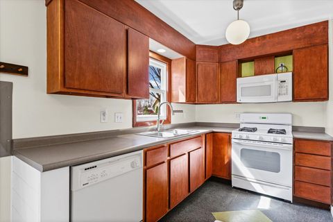 Tiny photo for 910 S Lynn Street, Urbana, IL 61801 (MLS # 12593813)