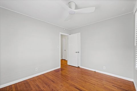 Tiny photo for 910 S Lynn Street, Urbana, IL 61801 (MLS # 12593813)