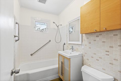 Tiny photo for 910 S Lynn Street, Urbana, IL 61801 (MLS # 12593813)