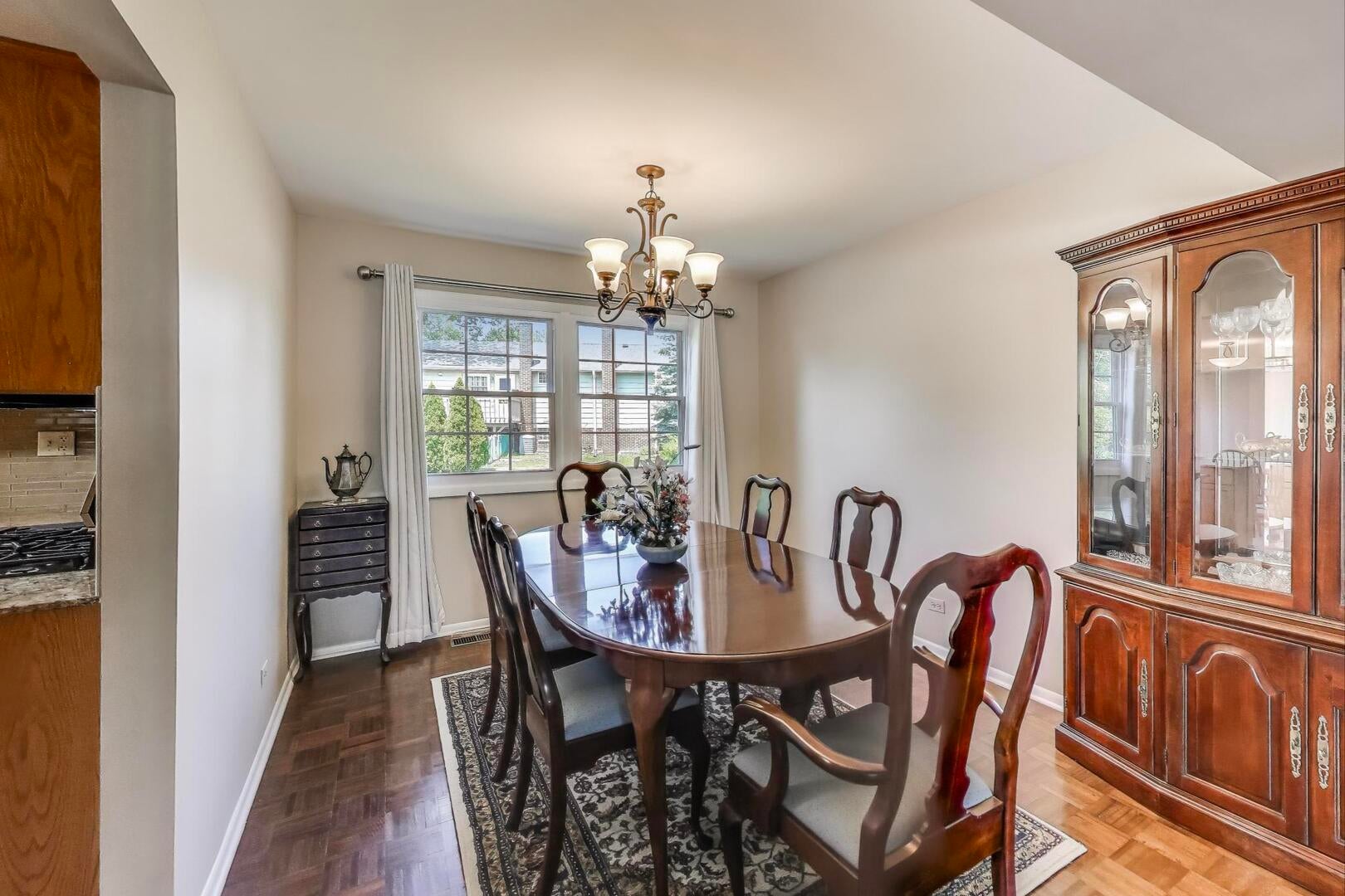 206 W Hintz Road