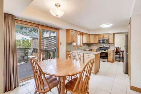 Tiny photo for 206 W Hintz Road, Arlington Heights, IL 60004 (MLS # 12724375)