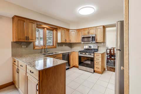 Tiny photo for 206 W Hintz Road, Arlington Heights, IL 60004 (MLS # 12724375)