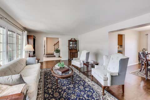 Tiny photo for 206 W Hintz Road, Arlington Heights, IL 60004 (MLS # 12724375)