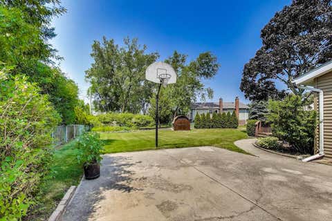 Tiny photo for 206 W Hintz Road, Arlington Heights, IL 60004 (MLS # 12724375)