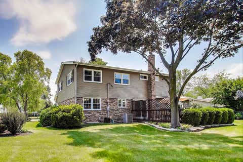 Tiny photo for 206 W Hintz Road, Arlington Heights, IL 60004 (MLS # 12724375)