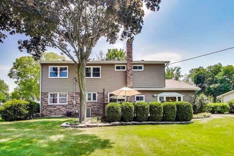 Tiny photo for 206 W Hintz Road, Arlington Heights, IL 60004 (MLS # 12724375)