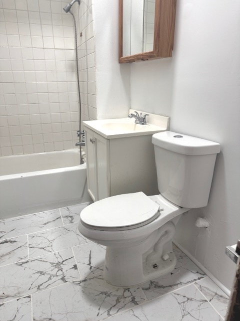 2150 N Halsted Street 3F