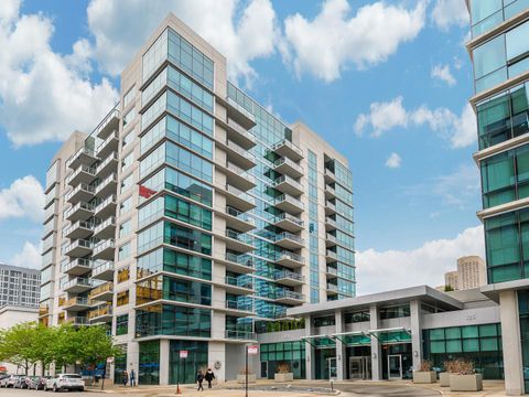 123 S GREEN Street 710B Chicago IL 60607