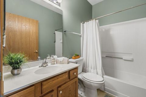 Tiny photo for 2549 Lincoln Park Court #2549, Crest Hill, IL 60403 (MLS # 12683421)