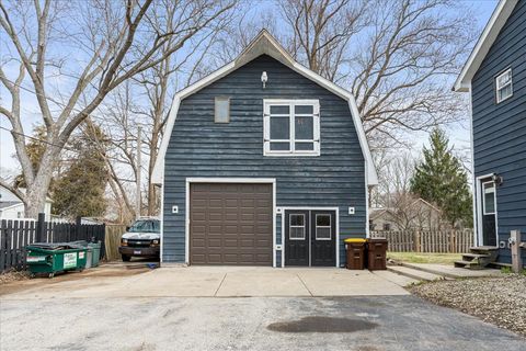 Tiny photo for 4309 Market Street, Crystal Lake, IL 60012 (MLS # 12602072)