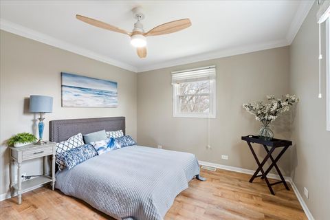 Tiny photo for 4309 Market Street, Crystal Lake, IL 60012 (MLS # 12602072)