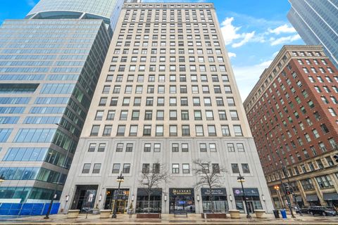 Photo of 910 S Michigan Avenue #1011, Chicago, IL 60605 (MLS # 12558434)