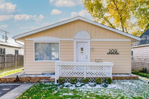 Tiny photo for 209 E Pineview Drive, Round Lake Park, IL 60073 (MLS # 12515976)