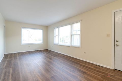 Tiny photo for 209 E Pineview Drive, Round Lake Park, IL 60073 (MLS # 12515976)