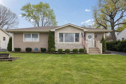 Photo of 809 E Division Street, Lockport, IL 60441 (MLS # 12616405)