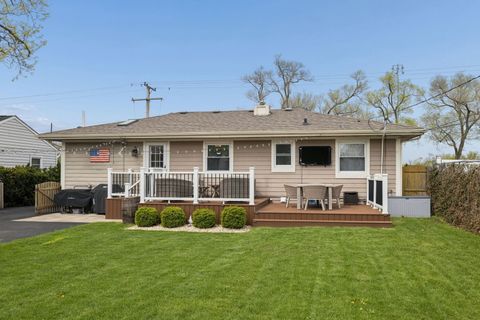 Tiny photo for 809 E Division Street, Lockport, IL 60441 (MLS # 12616405)