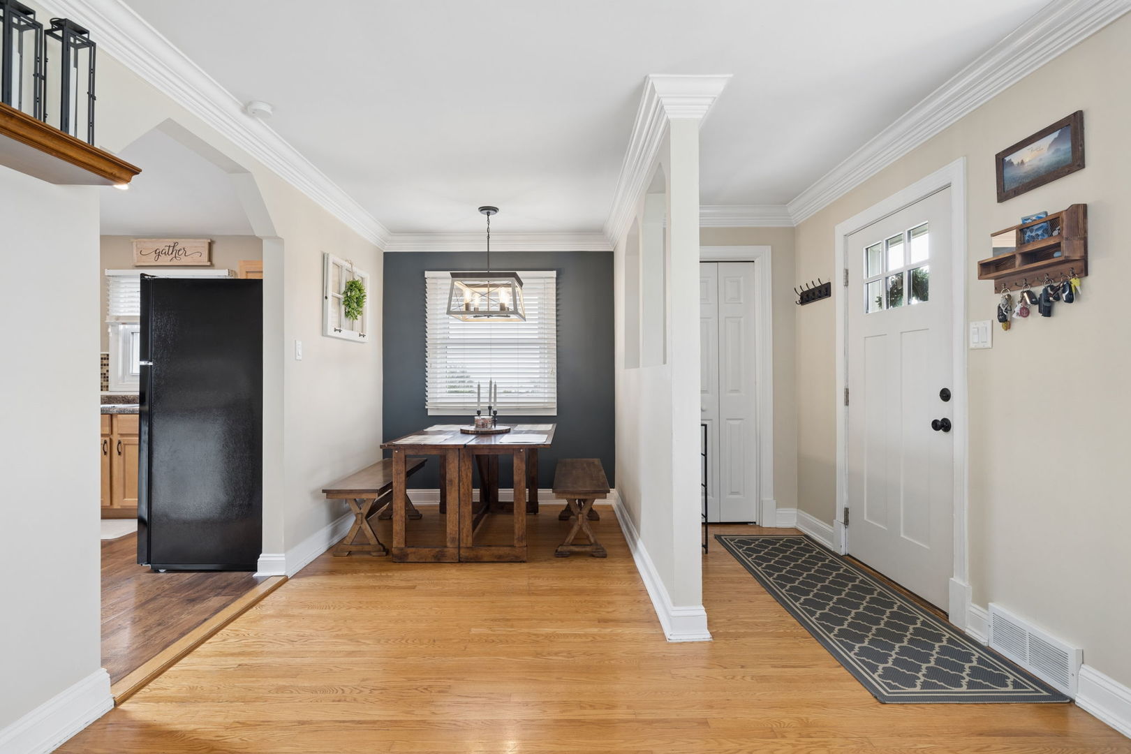 809 E Division Street