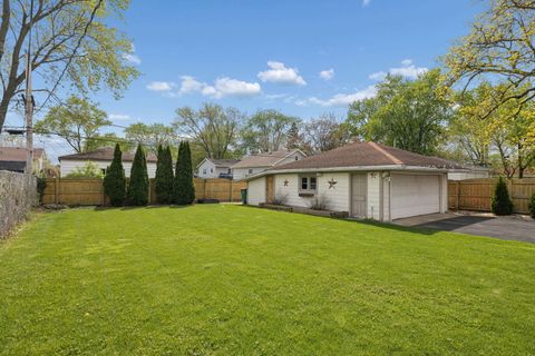 Tiny photo for 809 E Division Street, Lockport, IL 60441 (MLS # 12616405)