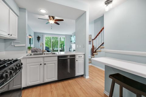 Tiny photo for 474 MILL Street #1, Batavia, IL 60510 (MLS # 12624140)