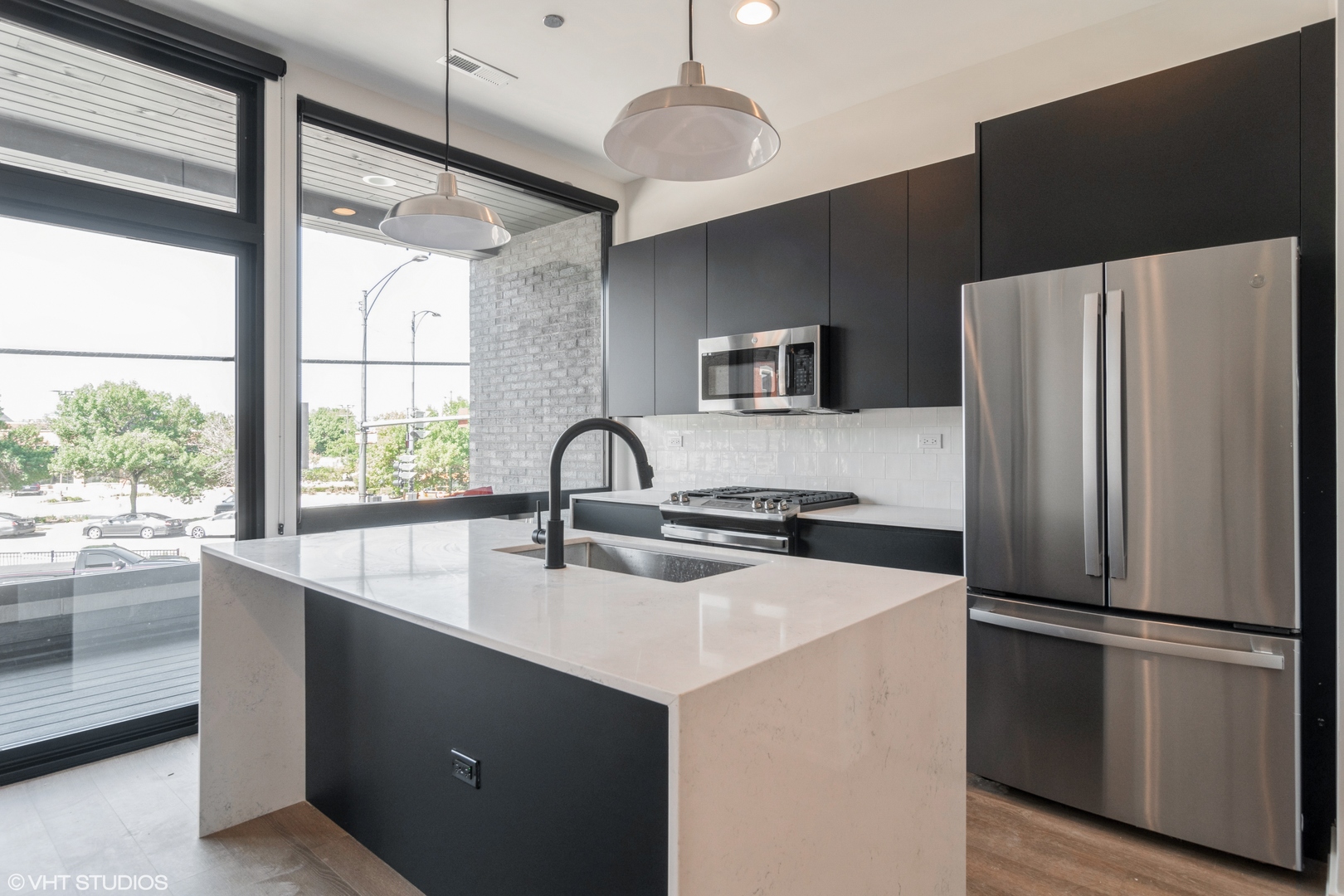 1775 N Clybourn Avenue 202