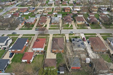 Tiny photo for 14828 Saint Louis Avenue, Midlothian, IL 60445 (MLS # 12615117)