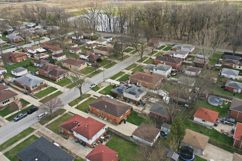 Tiny photo for 14828 Saint Louis Avenue, Midlothian, IL 60445 (MLS # 12615117)