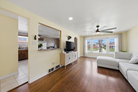 Tiny photo for 14828 Saint Louis Avenue, Midlothian, IL 60445 (MLS # 12615117)