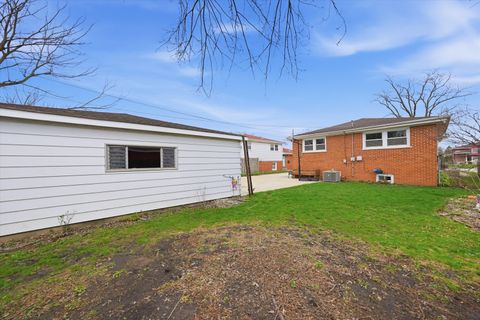 Tiny photo for 14828 Saint Louis Avenue, Midlothian, IL 60445 (MLS # 12615117)