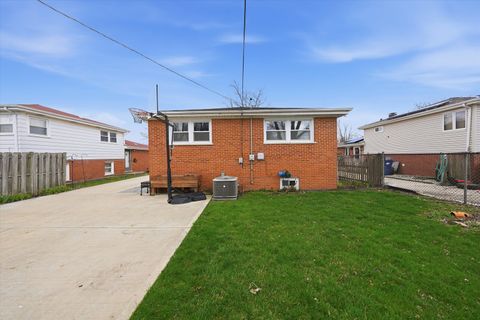 Tiny photo for 14828 Saint Louis Avenue, Midlothian, IL 60445 (MLS # 12615117)