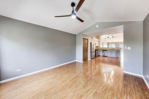 Tiny photo for 239 Camel Bend Court, Schaumburg, IL 60194 (MLS # 12483326)