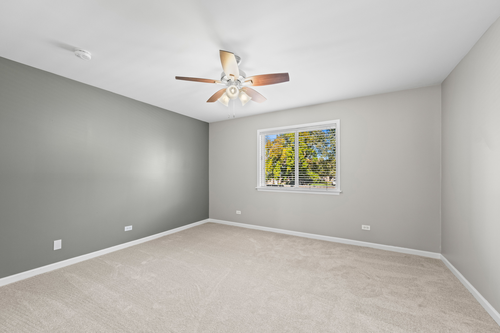 Des Plaines, Illinois 60016, United States, 2 Bedrooms Bedrooms, ,2 BathroomsBathrooms,Residential,Active,234481