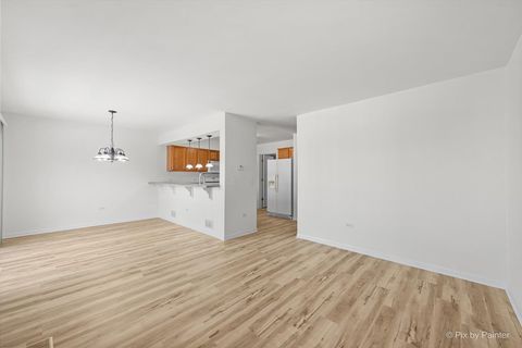 Tiny photo for Crystal Lake, IL 60012 (MLS # 12557266)