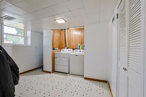 Tiny photo for 819 Robinson Avenue, Streamwood, IL 60107 (MLS # 12481378)