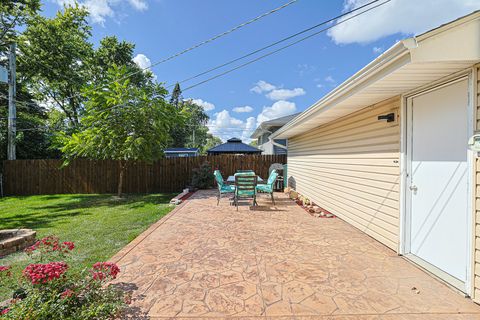 Tiny photo for 819 Robinson Avenue, Streamwood, IL 60107 (MLS # 12481378)