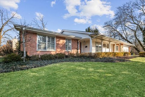 Tiny photo for 58 E Laurel Avenue, Lake Forest, IL 60045 (MLS # 12575330)
