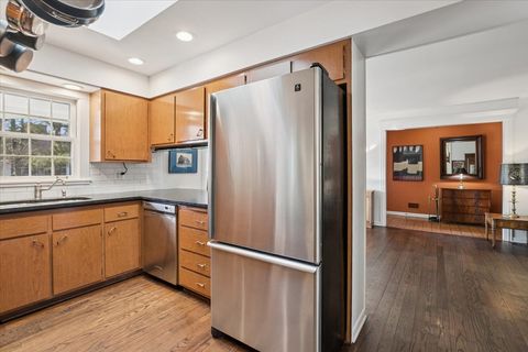 Tiny photo for 58 E Laurel Avenue, Lake Forest, IL 60045 (MLS # 12575330)