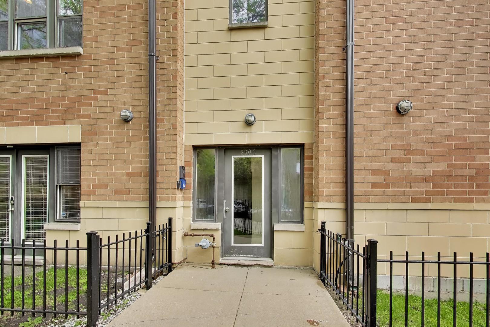 2300 W Bloomingdale Avenue B