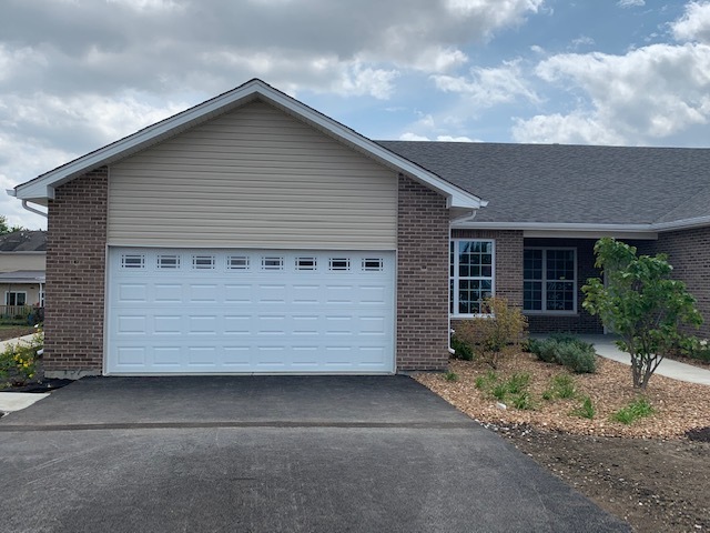 490 RIDGE Lane
