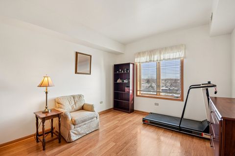 Tiny photo for 10720 S Washington Street #406, Oak Lawn, IL 60453 (MLS # 12555896)