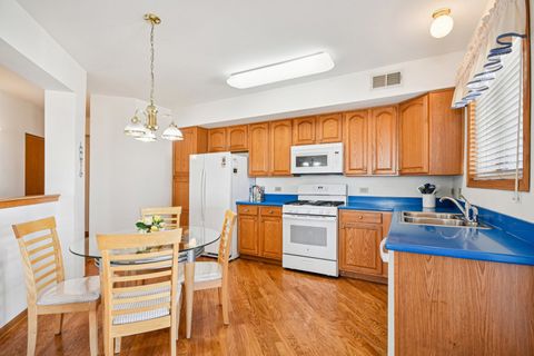 Tiny photo for 10720 S Washington Street #406, Oak Lawn, IL 60453 (MLS # 12555896)