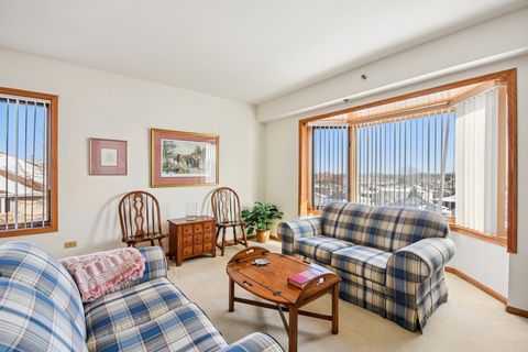 Tiny photo for 10720 S Washington Street #406, Oak Lawn, IL 60453 (MLS # 12555896)