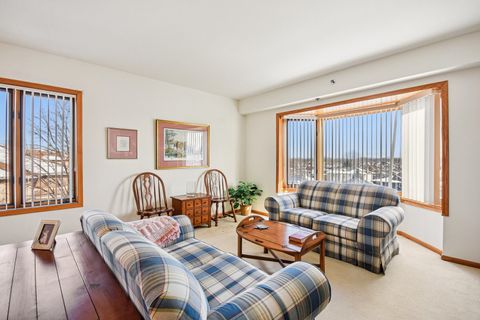 Tiny photo for 10720 S Washington Street #406, Oak Lawn, IL 60453 (MLS # 12555896)