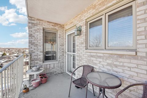 Tiny photo for 10720 S Washington Street #406, Oak Lawn, IL 60453 (MLS # 12555896)