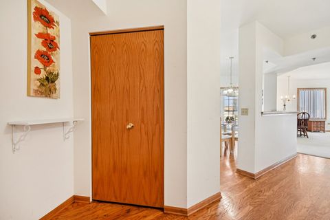 Tiny photo for 10720 S Washington Street #406, Oak Lawn, IL 60453 (MLS # 12555896)